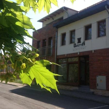 Bastya Apartmanhaz Sárvár Екстериор снимка