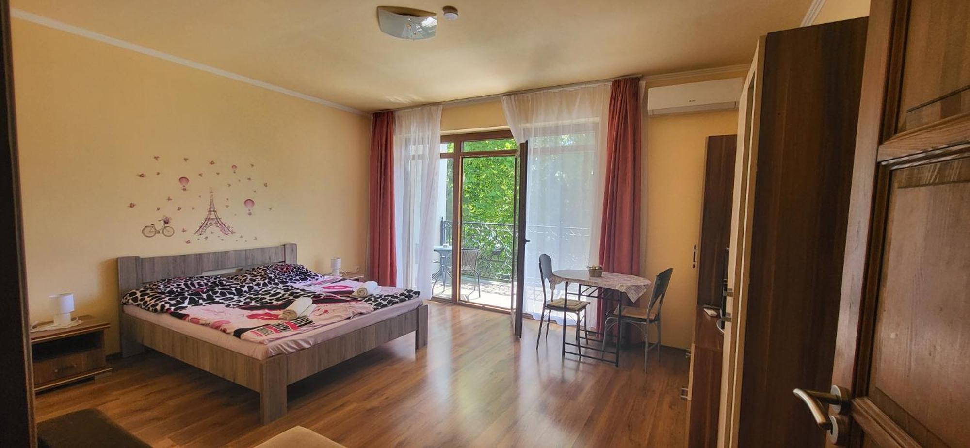 Bastya Apartmanhaz Sárvár Стая снимка